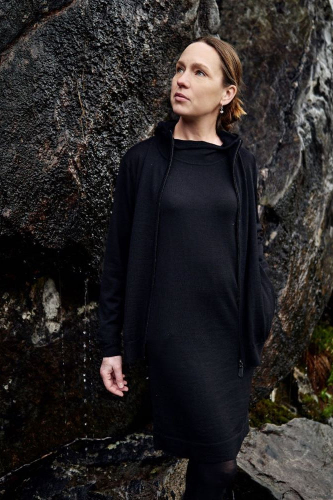 neulemekko-laadukas-musta