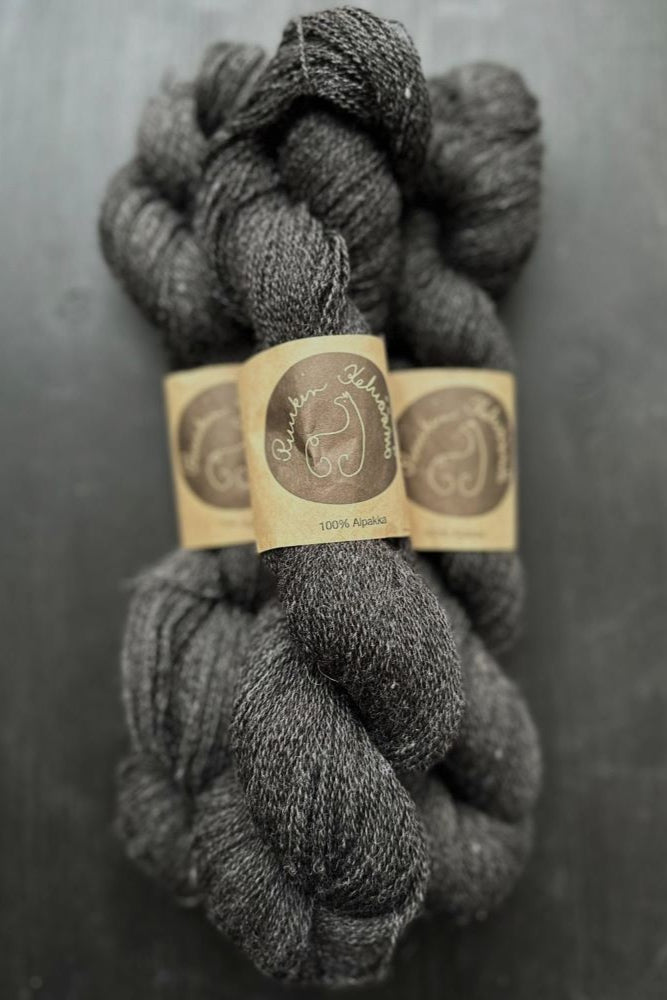 tumman harmaa lanka alpakka