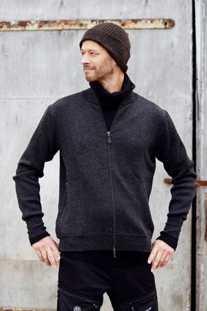 alpakkaneule-neuletakki-miehille